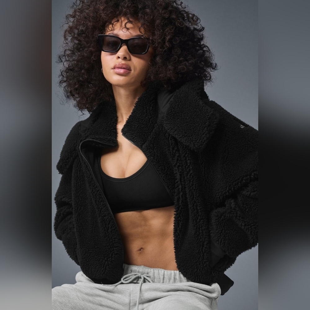 ALO Yoga Black Sherpa  Jacket - Picture 3 of 11